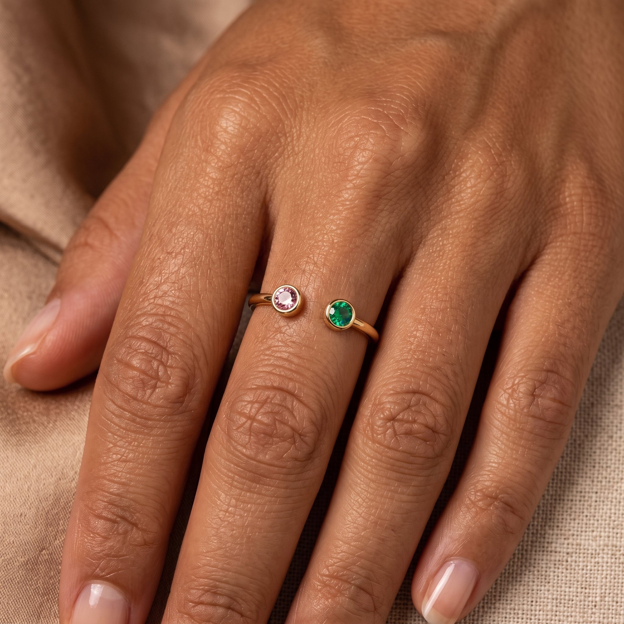 Anello regolabile con pietra di nascita "Cove"