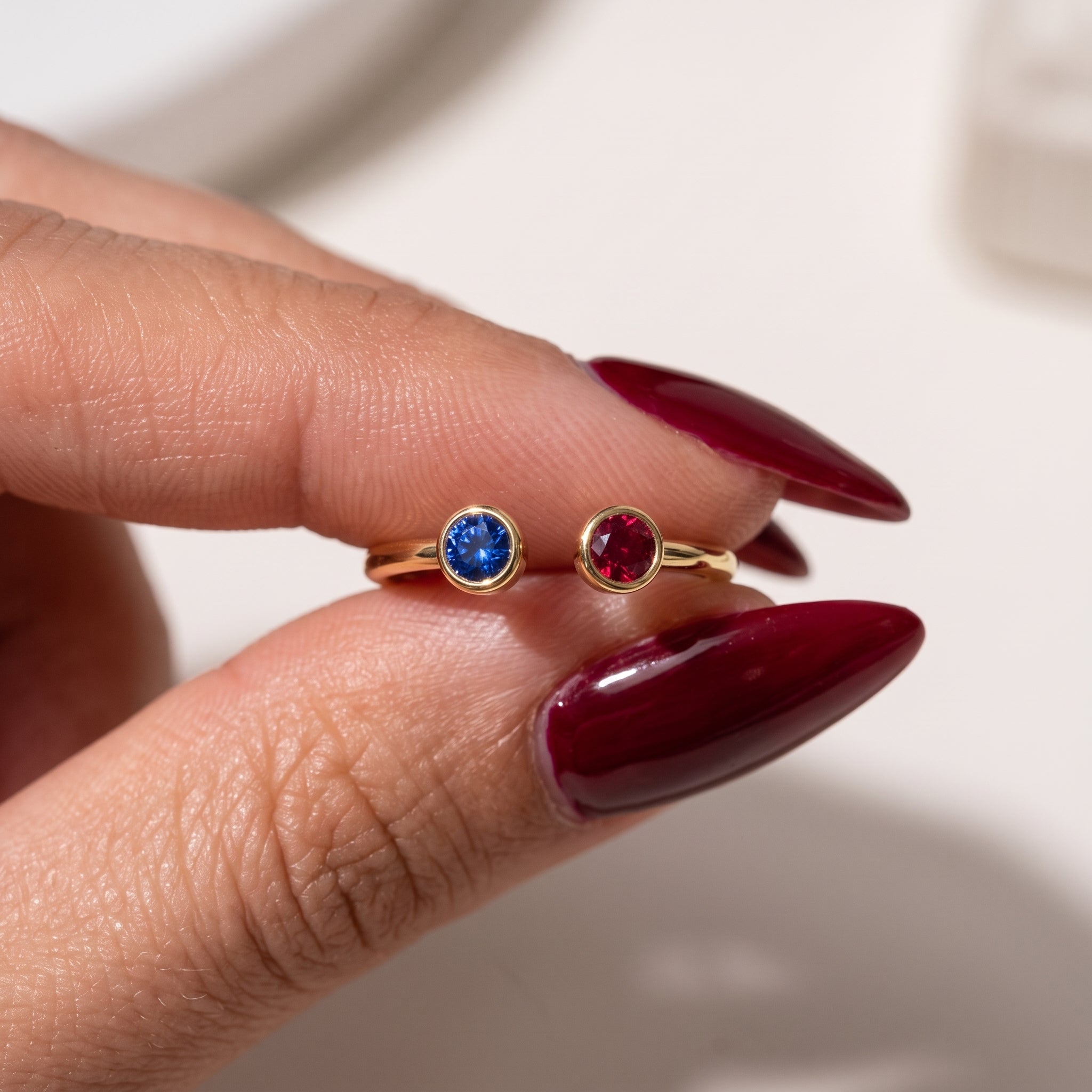 Anello regolabile con pietra di nascita "Cove"