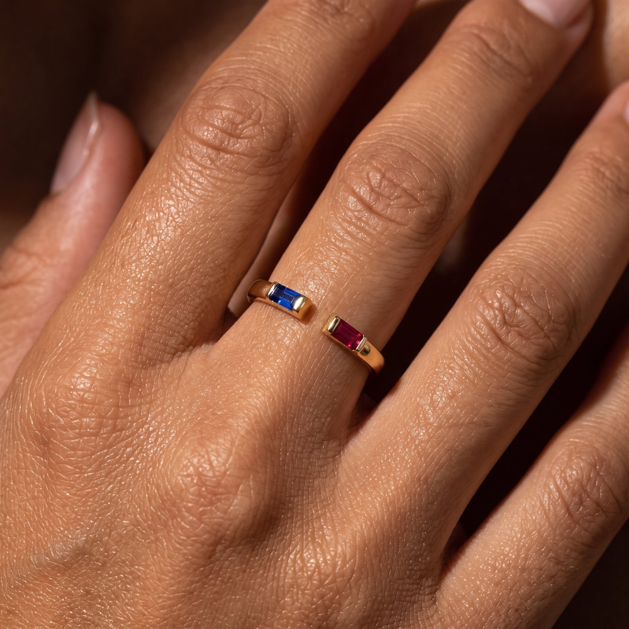 Anello regolabile con pietra di nascita "Ember"
