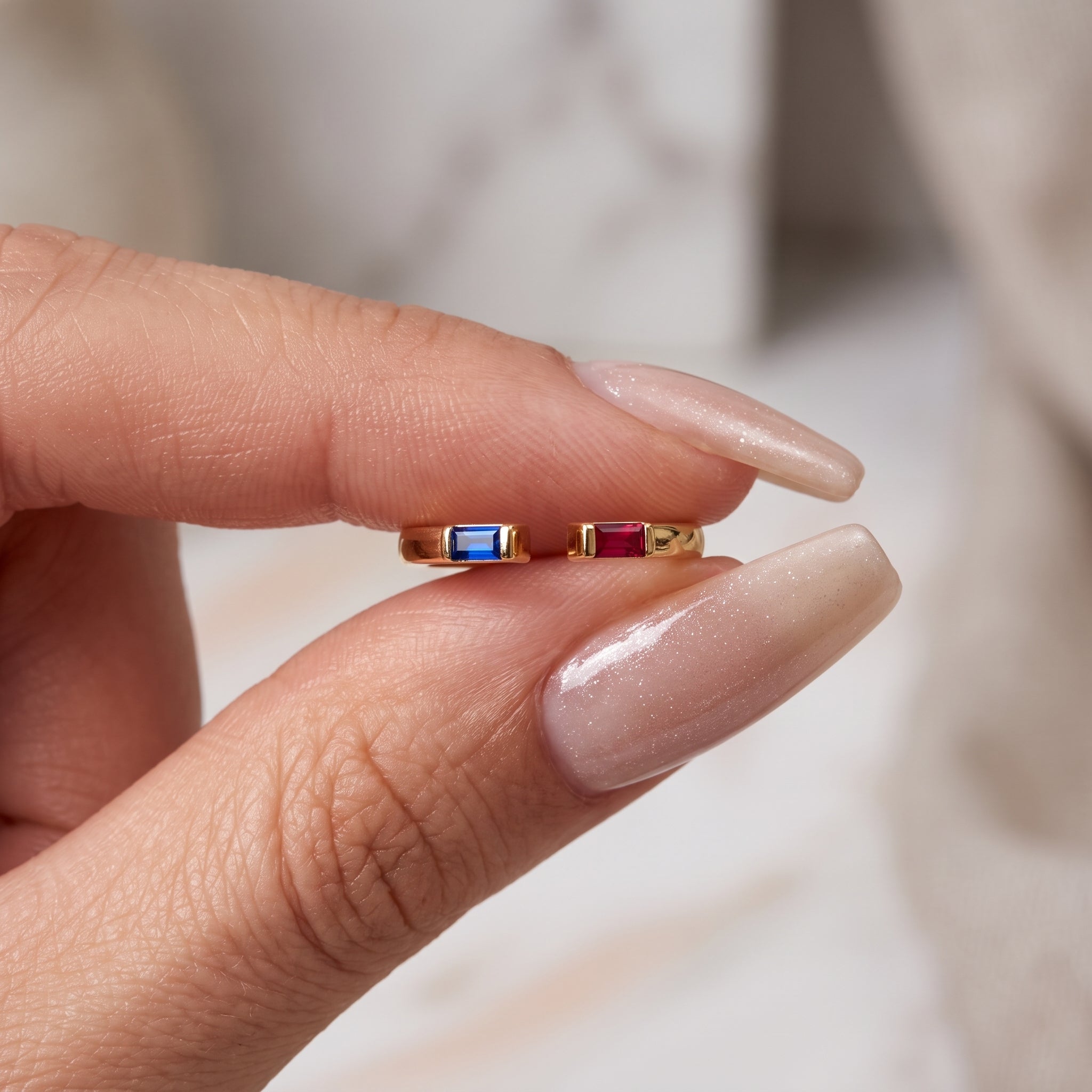 Anello regolabile con pietra di nascita "Ember"