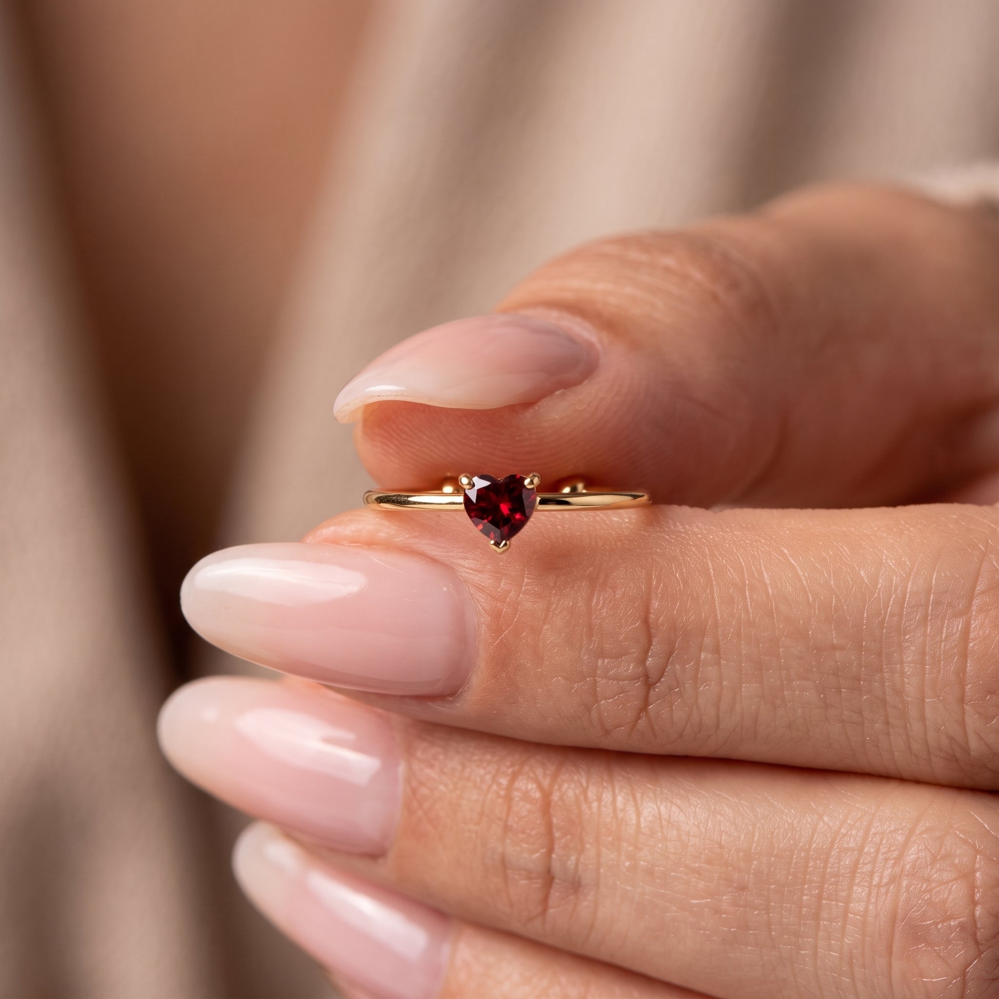 Anello regolabile con pietra di nascita "Aria"