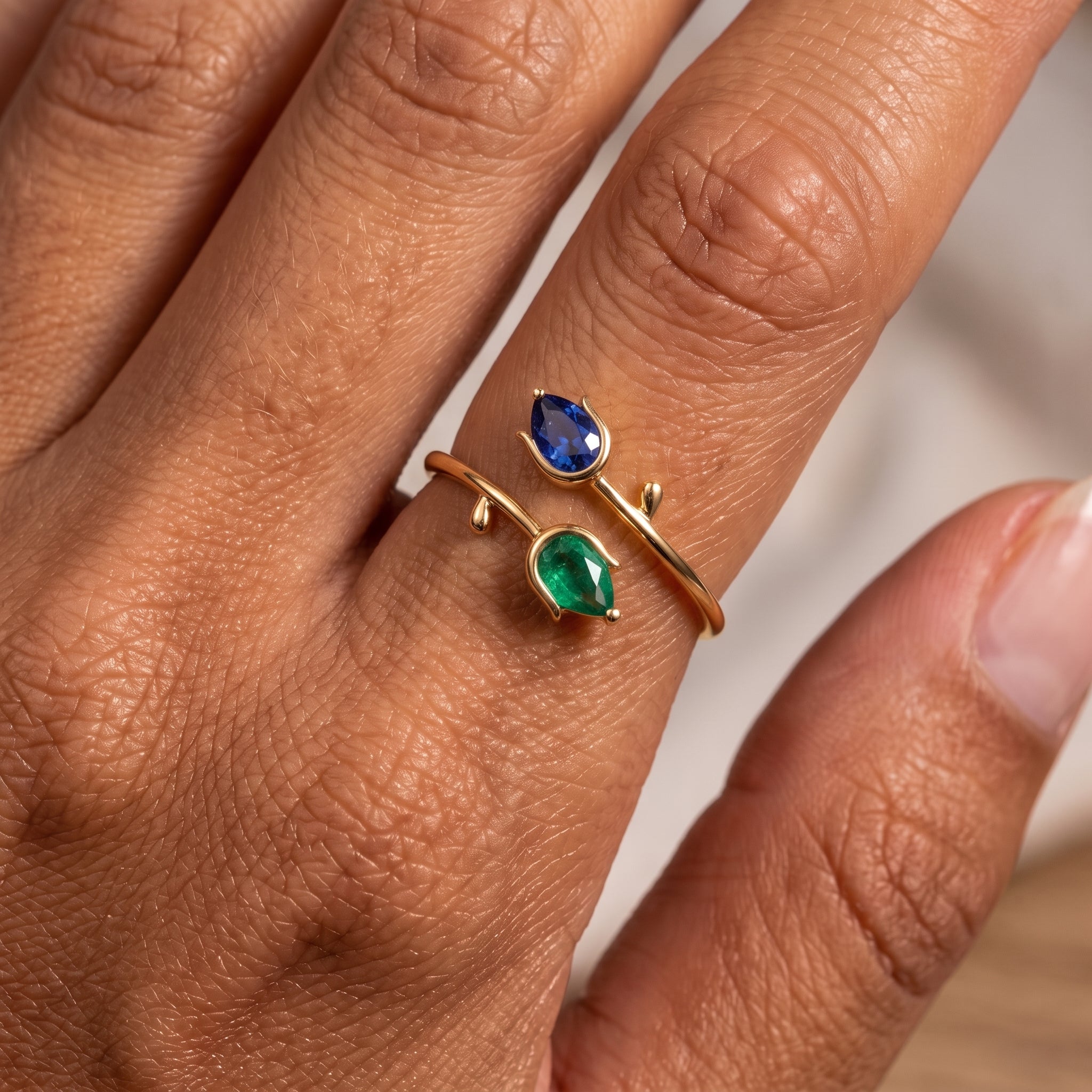 Anello regolabile con pietra di nascita "Tulipano"