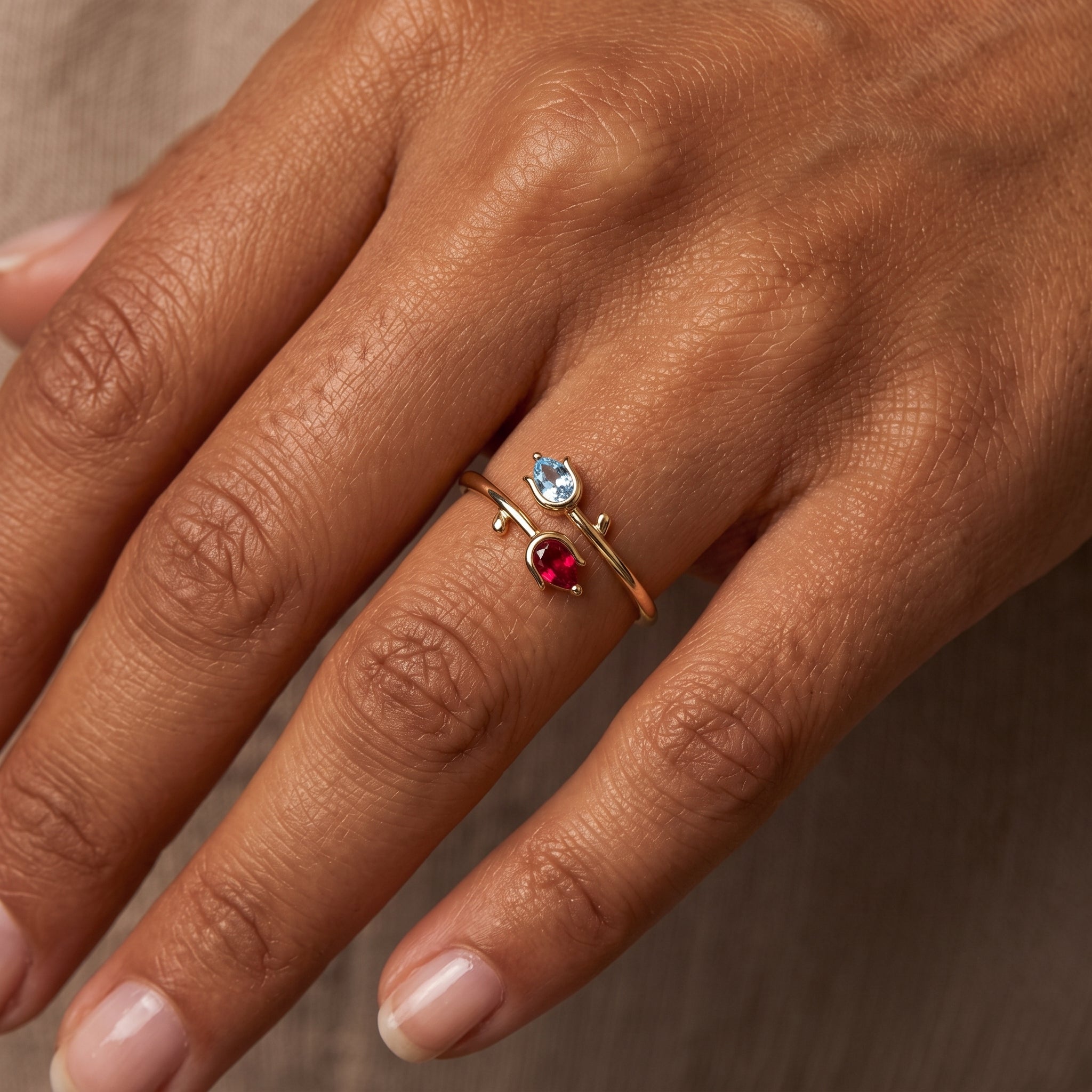 Anello regolabile con pietra di nascita "Tulipano"