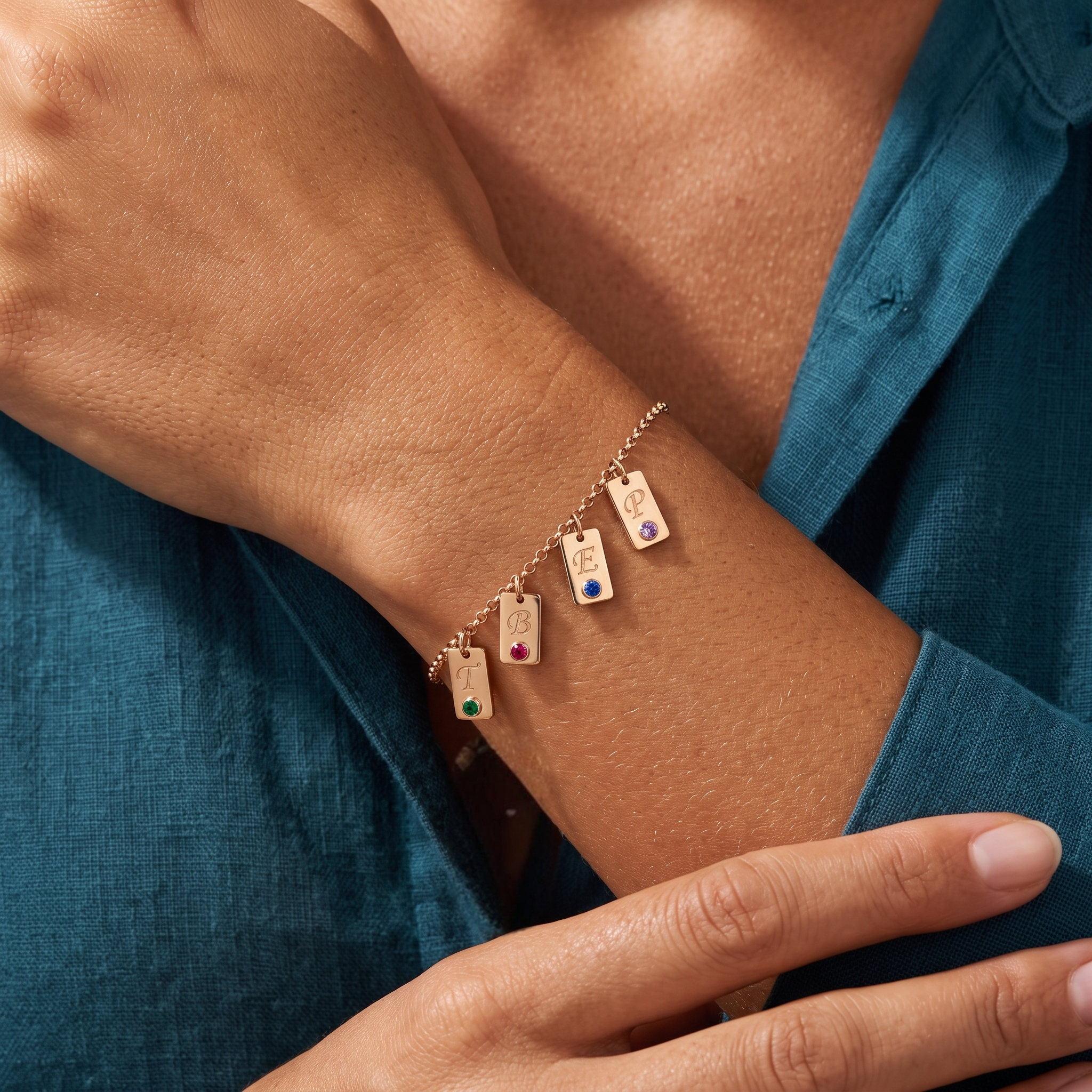 Bracciale con iniziale e pietra di nascita "Nova"